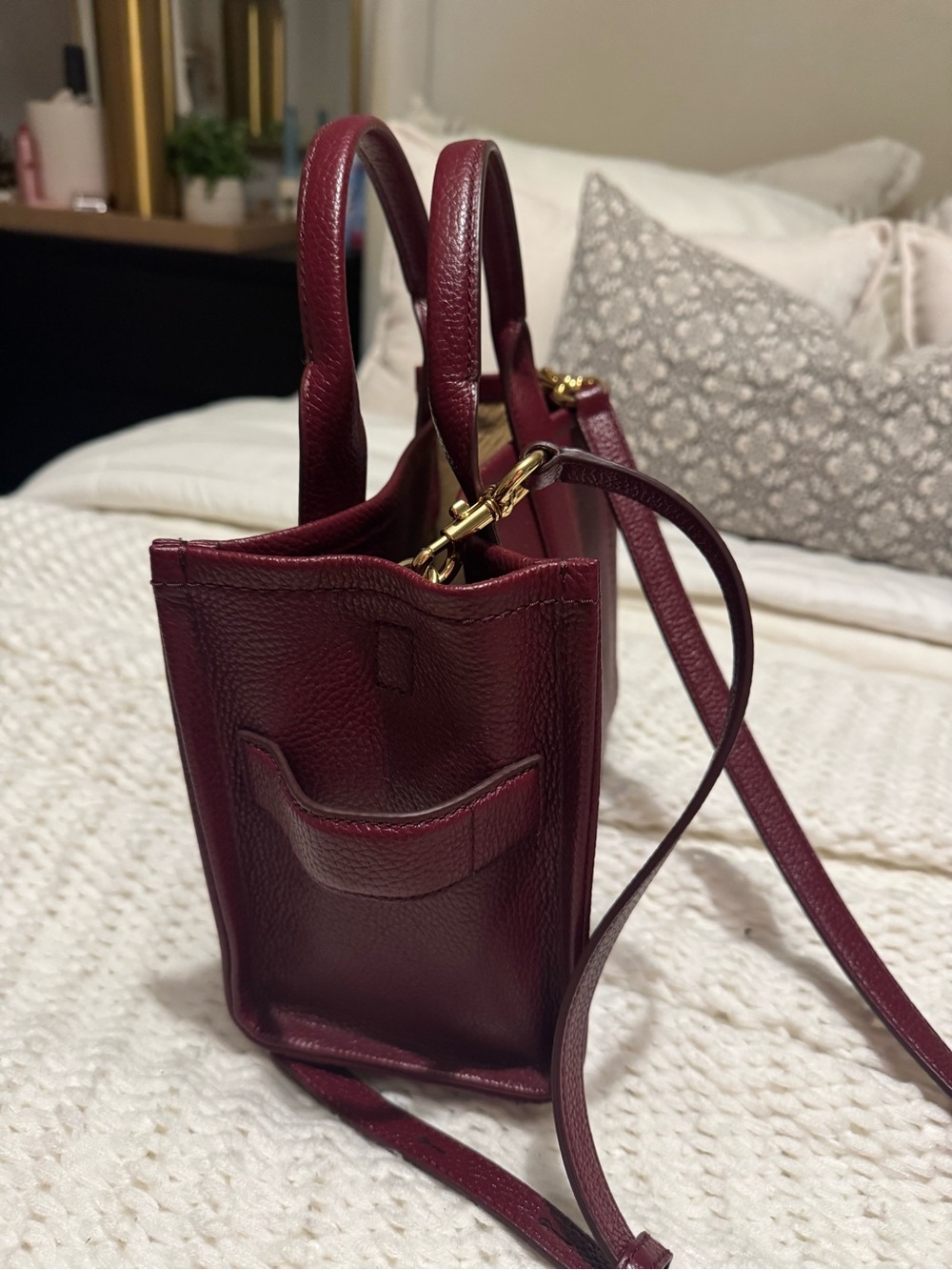 Marc Jacobs Small 'The Tote' Leather bag in “Cherry” (Burgundy) - Picture 5 of 10